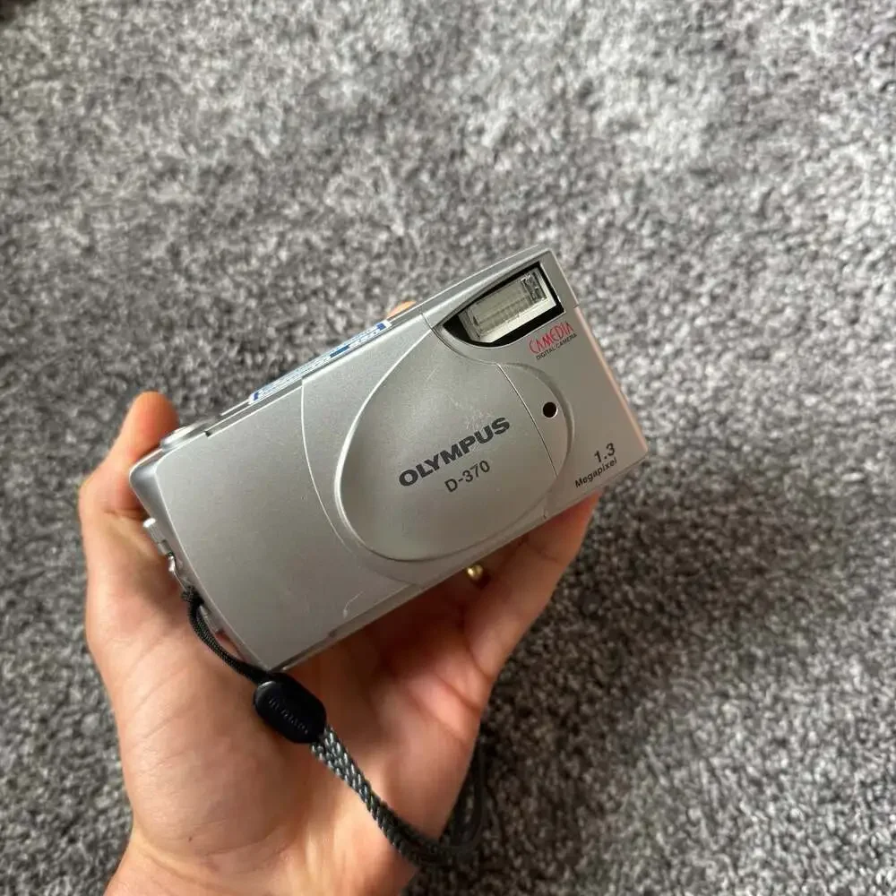 Olympus Camedia D-370 1.3MP Digital Camera – Untested – Y2K Digicam